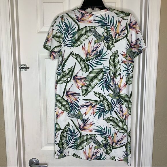H&M Divided 94 Tee Shirt Dress Floral Pattern - Picture 4 of 8